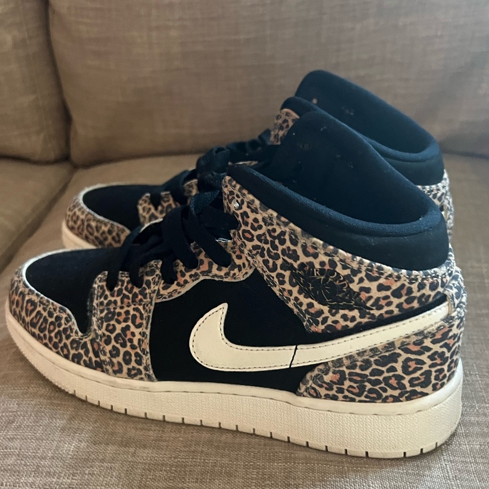 Cheetah mid dunks